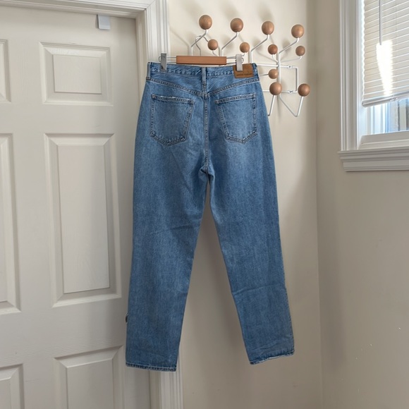 Aritzia Denim Forum - The BF High Rise Loose - Light Wash - L28 W29 - Picture 8 of 16